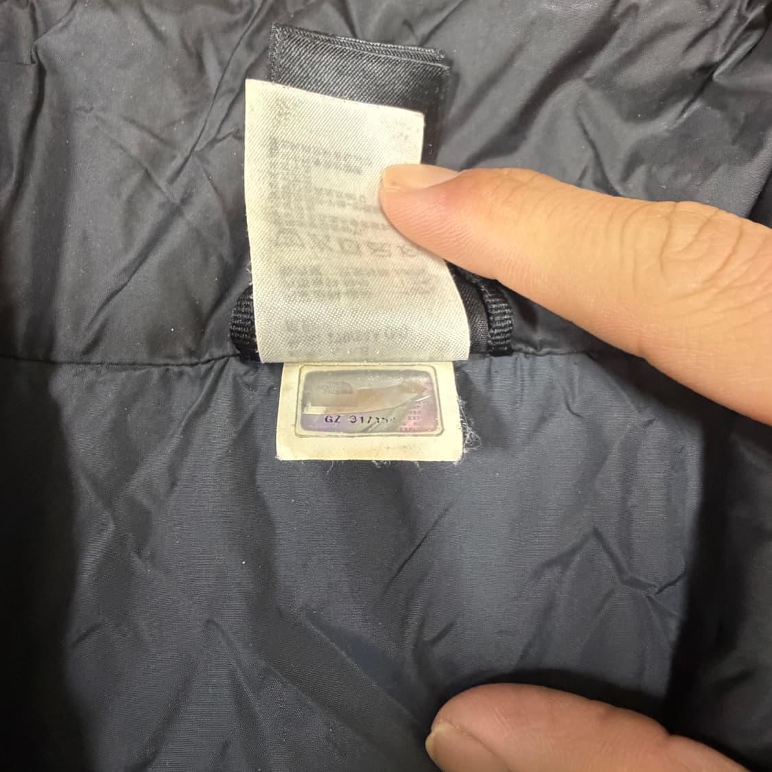  노스페이스 경량 누빔 패딩 상품이미지4