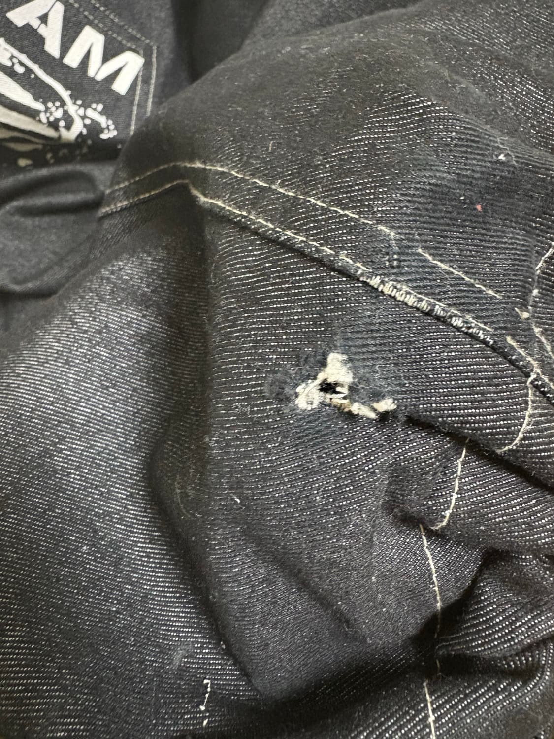 아캄 Knee Pin-tuck Printed Denim Pants 상품이미지7