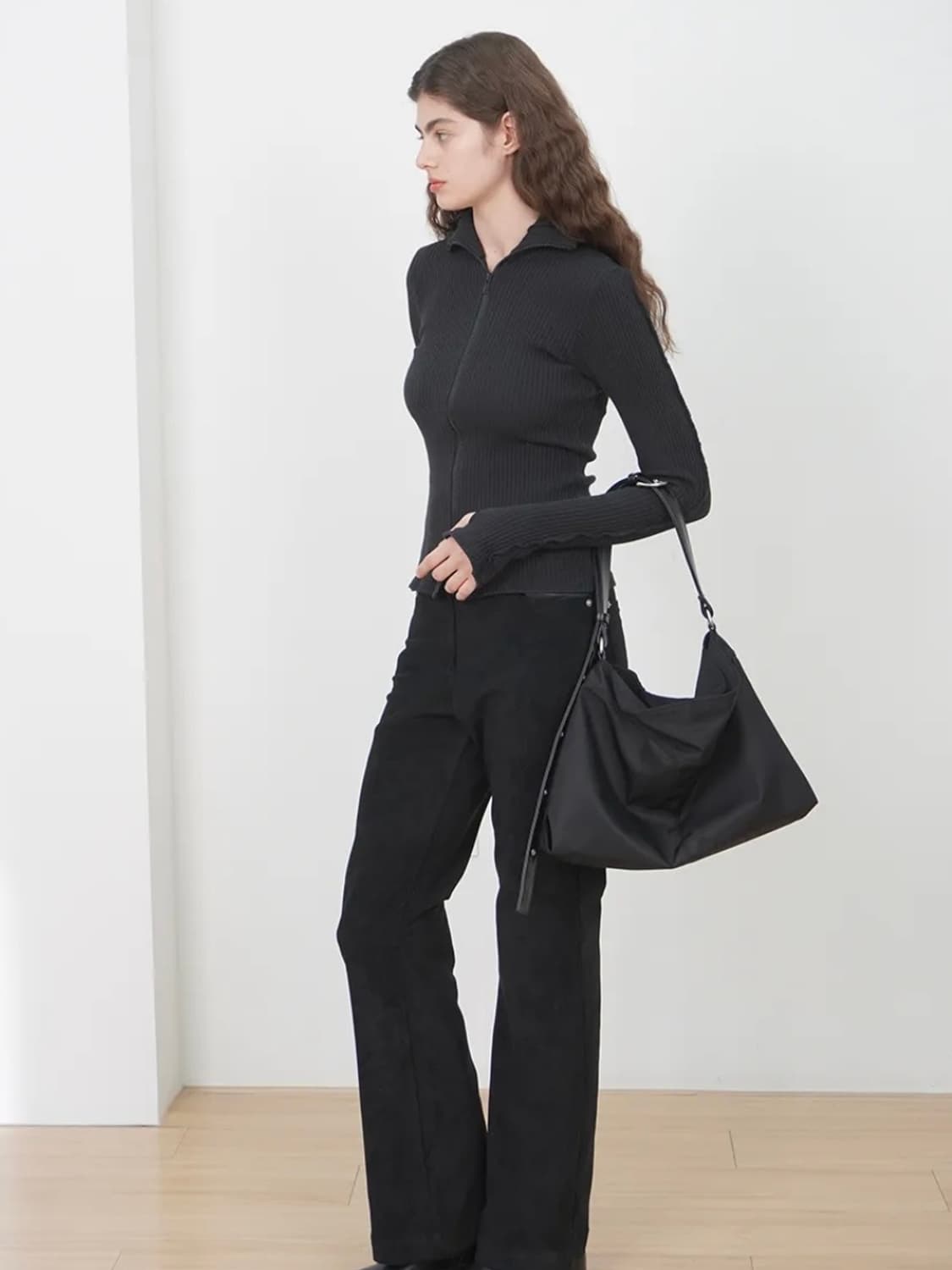 하아카이브 컨투어 벨티드백 나일론 블랙 상품이미지3