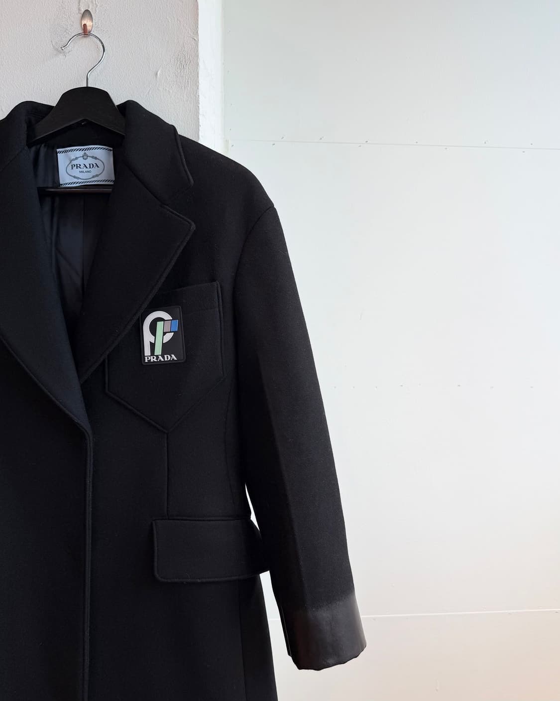 프라다 블랙 로고 울 롱코트 상품이미지5