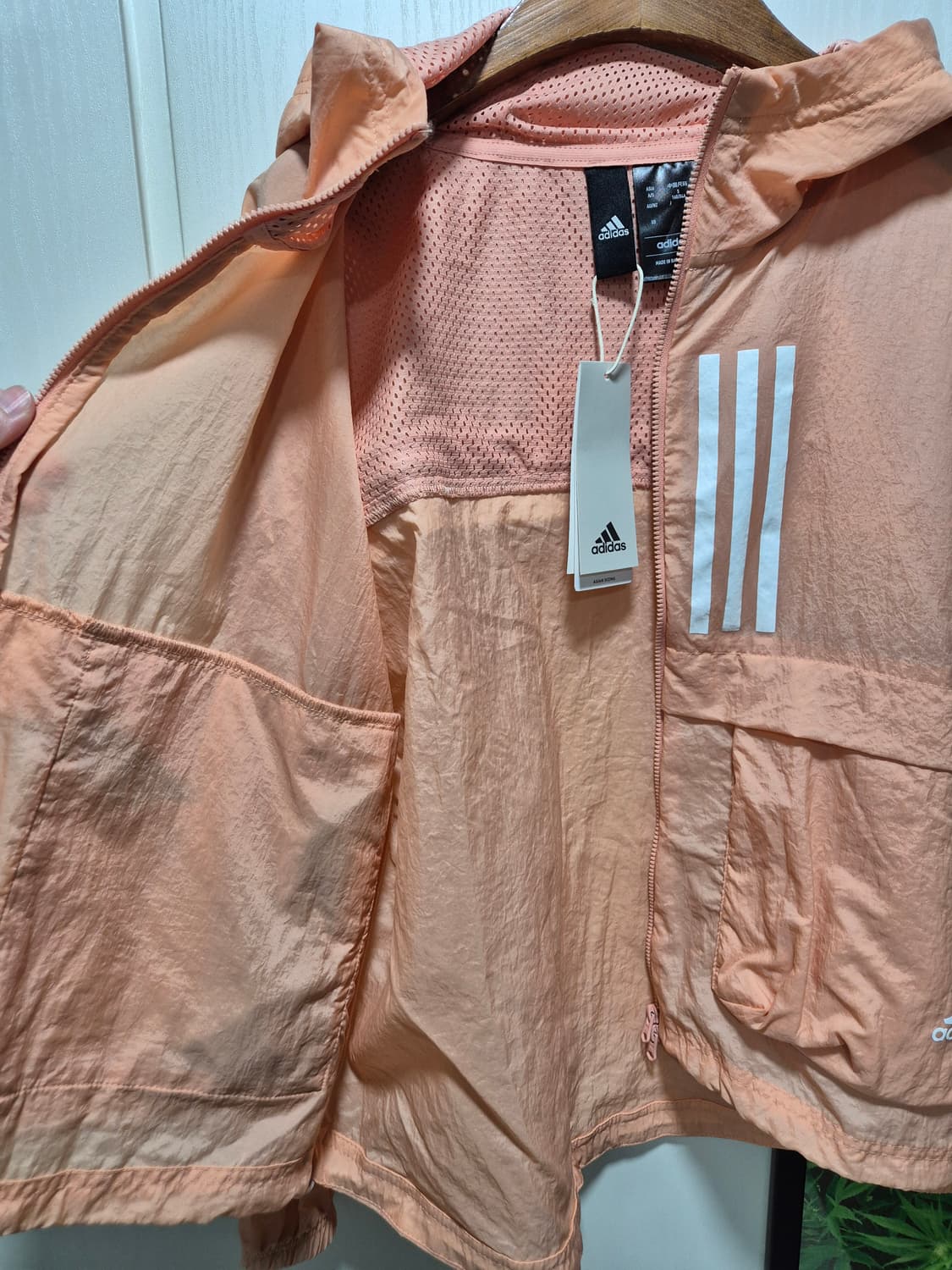 (세일)(새상품)아디다스 여성 윈드브레이커 살구색 상품이미지5