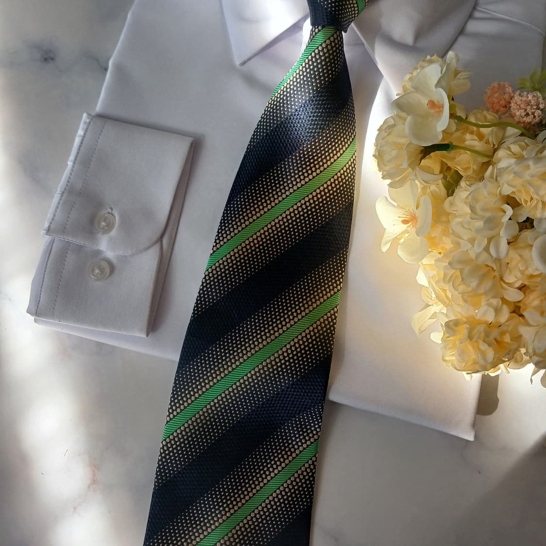 지방시 실크 네이비 스트라이프 넥타이 9.4cm A+등급 A19069
 상품이미지6