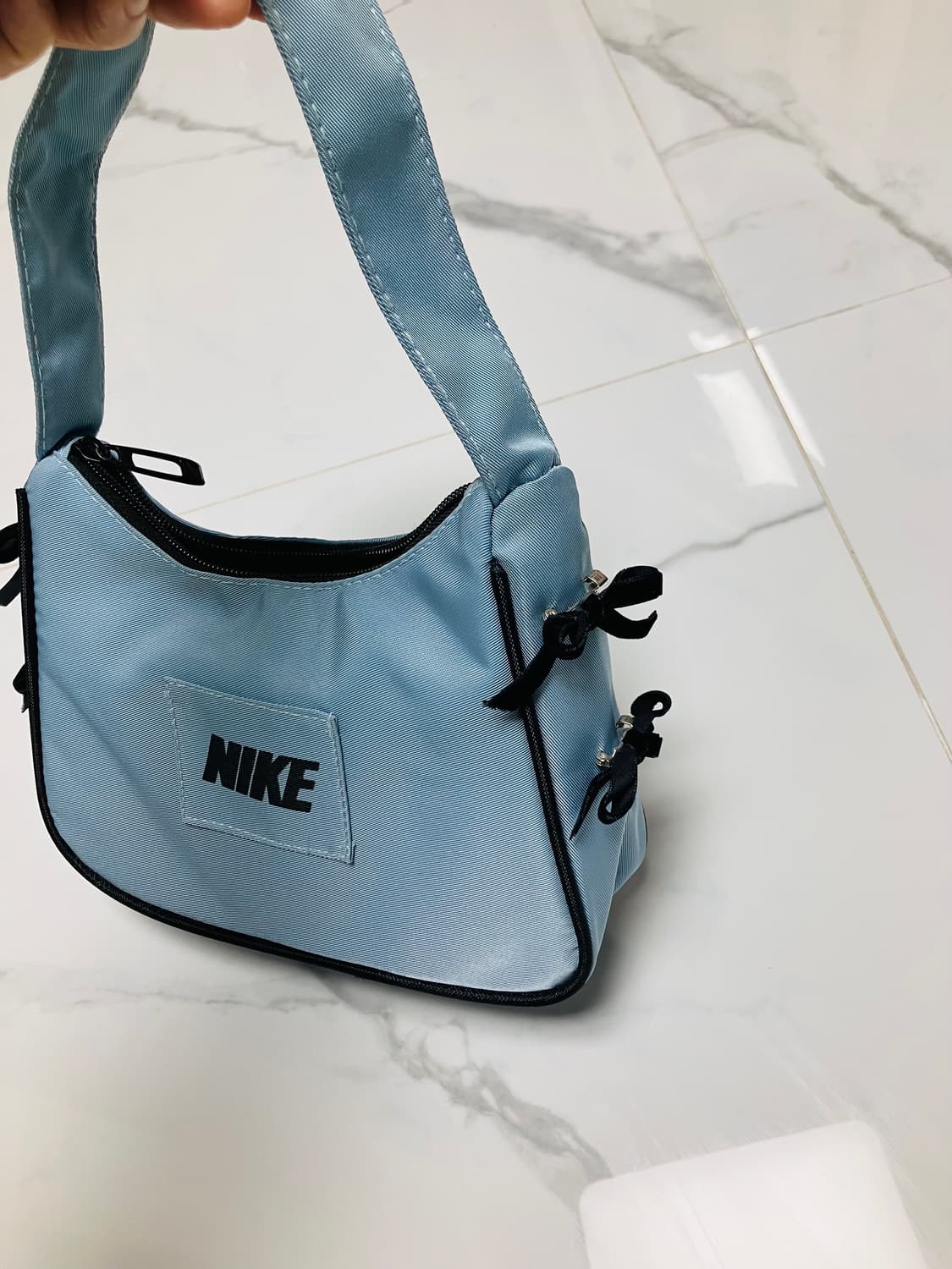 frankie collectve 나이키 리폼 베이비블루 바게뜨백 상품이미지3