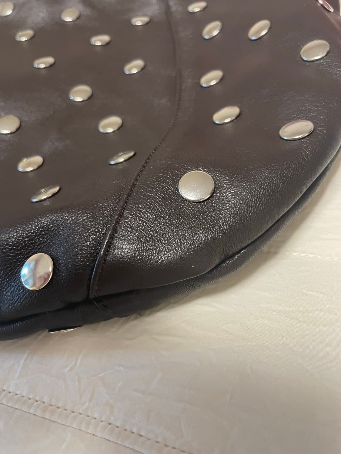 기마구아스 스터드 숄더백 상품이미지9