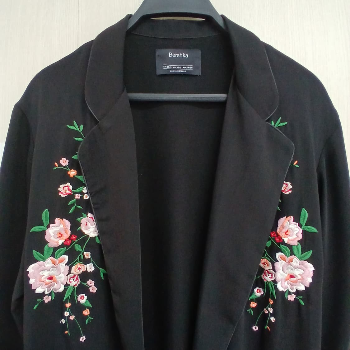 Bershka 꽃 자수 블랙 롱 가디건 상품이미지2
