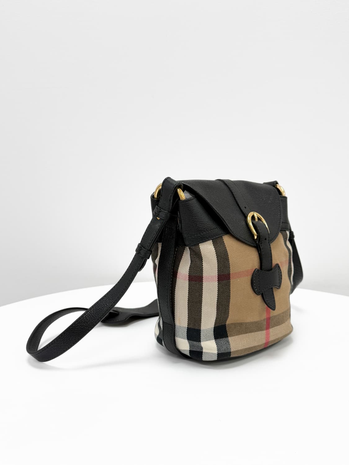 버버리 체크 레더 트리밍 플랩 크로스백 상품이미지4
