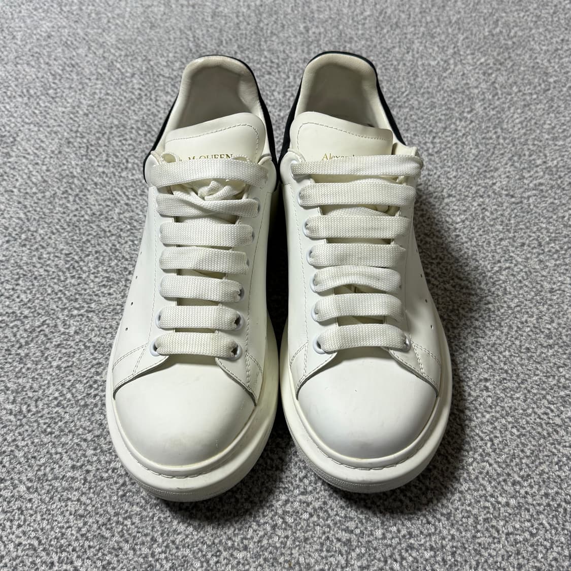 알렉산더 맥퀸 오버사이즈드 스니커즈 255-260 상품이미지2