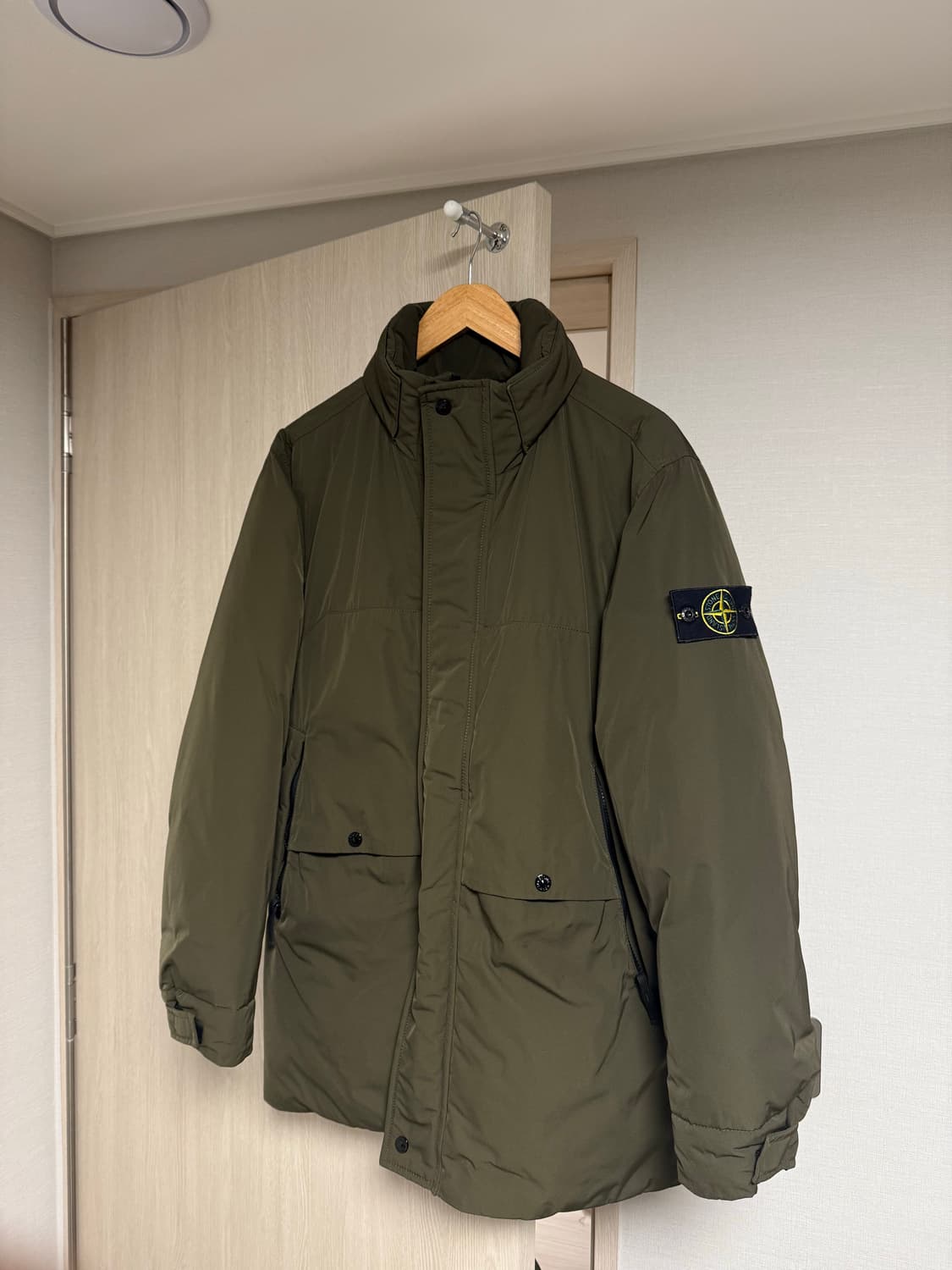 스톤아일랜드 마이크로트윌다운 패딩 올리브 색상 팝니다  (M사이즈) 상품이미지2