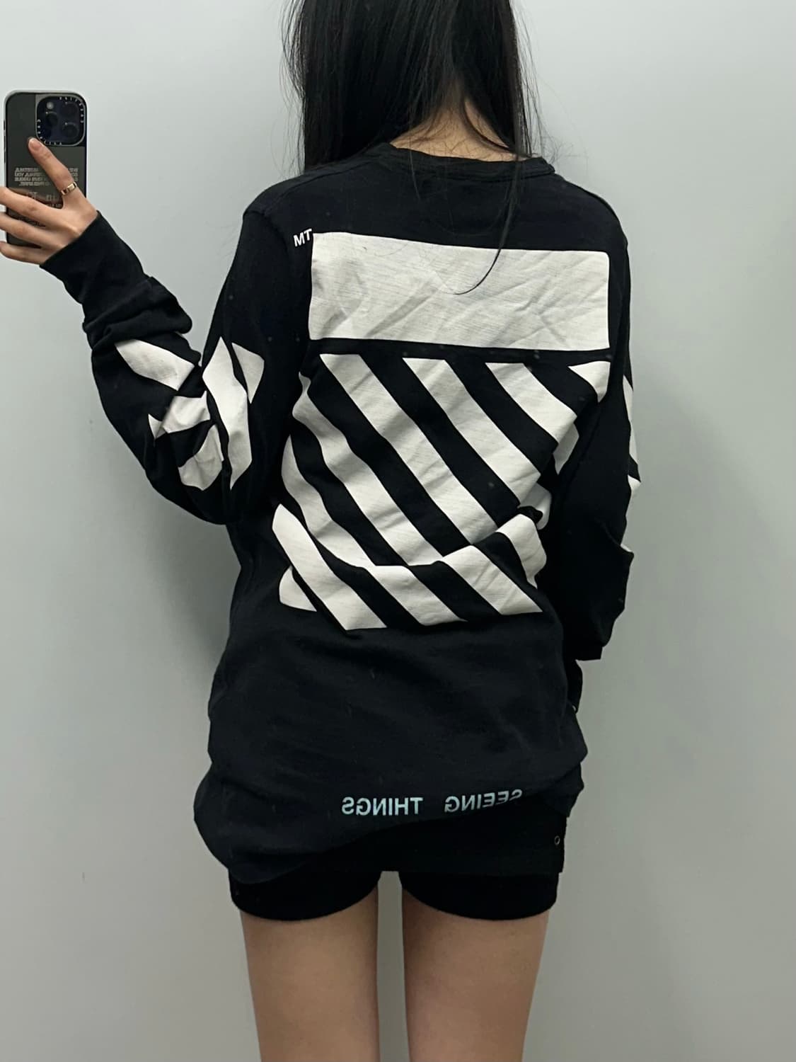 오프화이트 카라바조 블랙 롱슬리브 긴팔티 상품이미지2