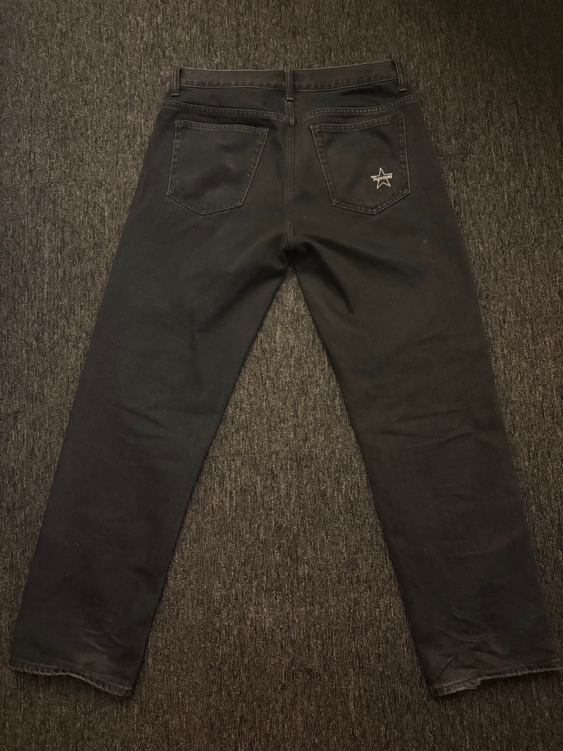 슈프림 레귤러 진 블랙 30 상품이미지1