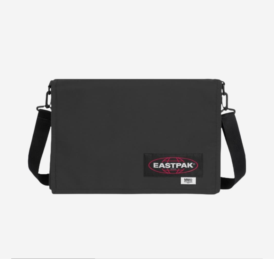 MM6 X Eastpak 크루 XL 숄더백 블랙 상품이미지1