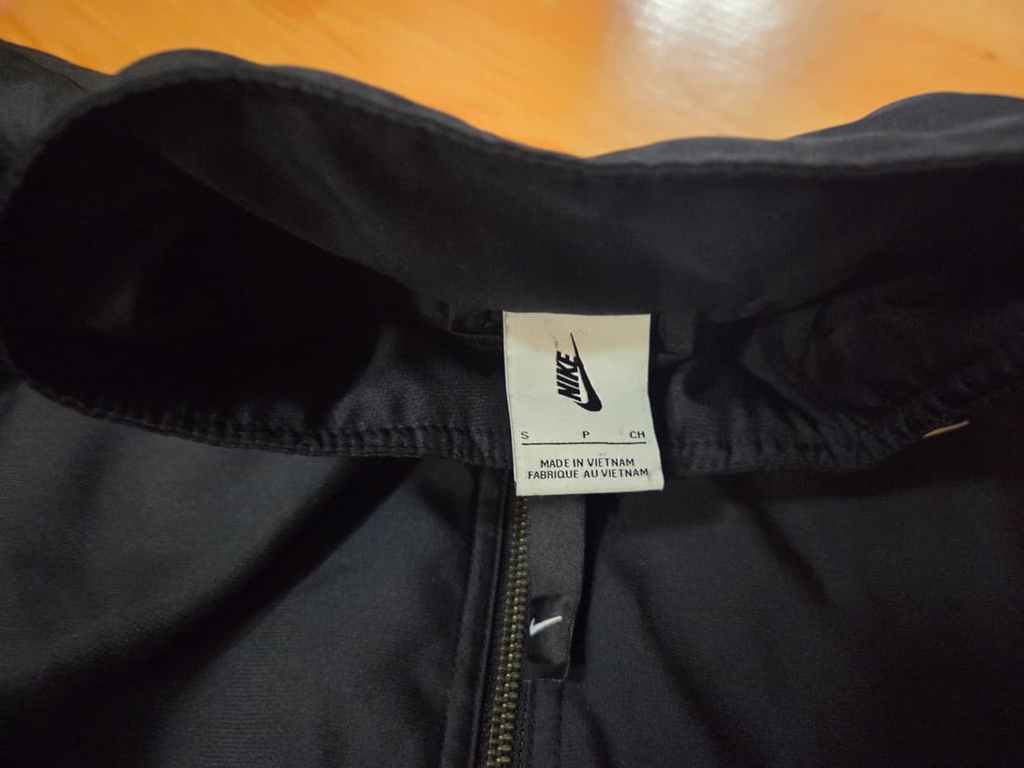 나이키 NRG 솔로 스우시 사틴 봄버 자켓 블랙 상품이미지3