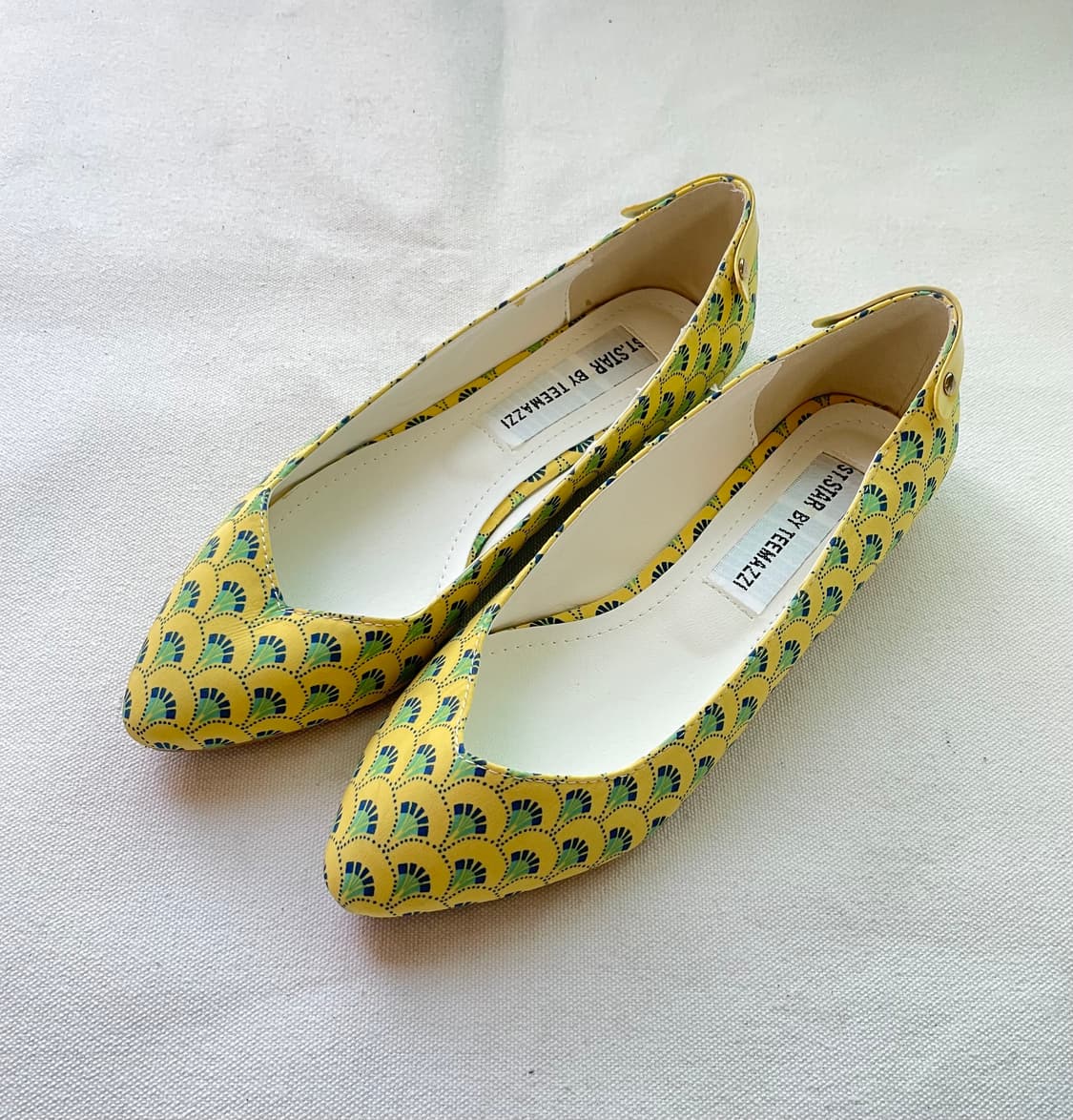 ST.STAR BY TEEMAZZI 옐로우 패턴 포인티드 토 플랫슈즈 상품이미지2