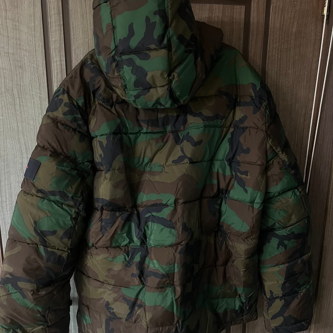 새상품(XL)타미힐피거 자수로고 후드 패딩 카모 상품이미지4