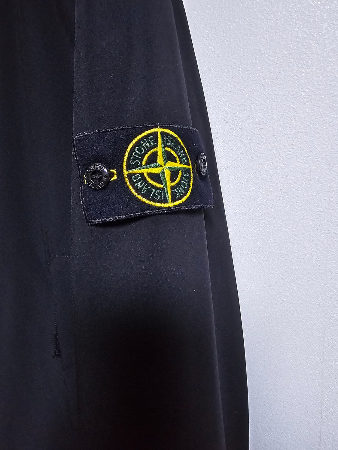 스톤아일랜드 소프트쉘 프리마로프트 자켓 상품이미지3