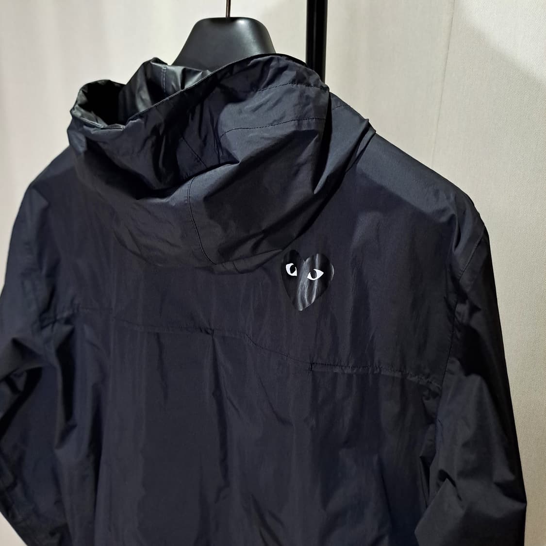 (택포) 꼼데가르송 케이웨이 블랙패치 바람막이 110 B548 상품이미지5