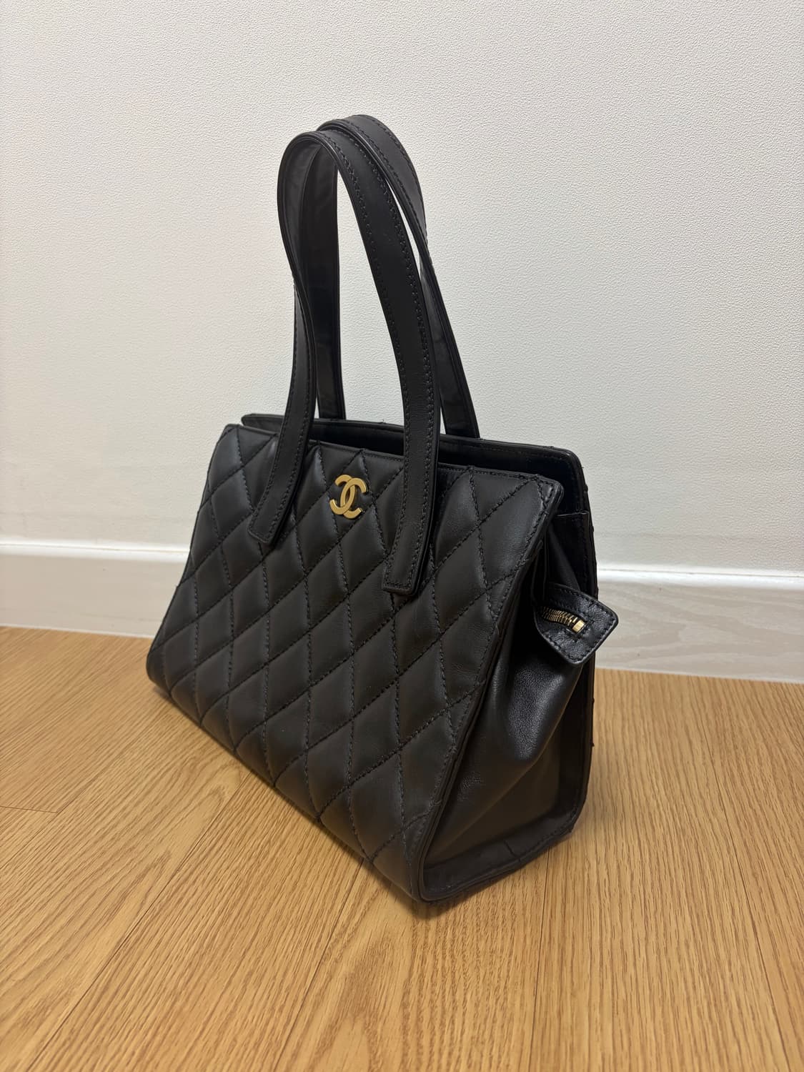 샤넬 블랙 퀼팅 숄더백 상품이미지2