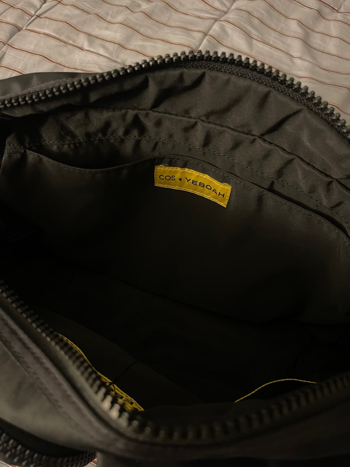 코스 cos x 예보아 콜라보 나일론 메신저 백 상품이미지6