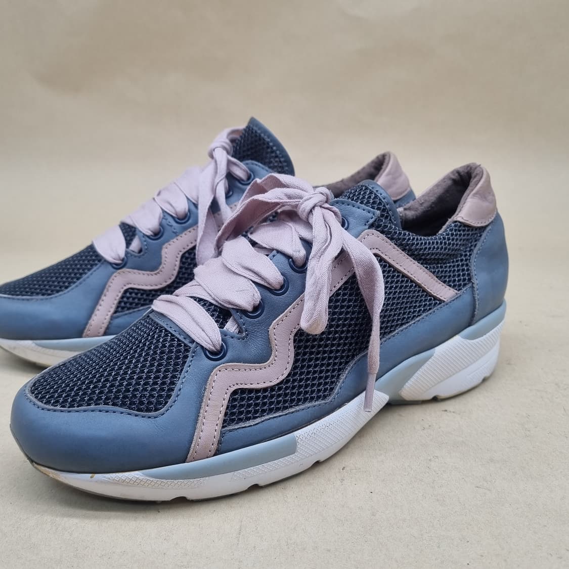 구호 여성스니커즈235 굽4 상품이미지1