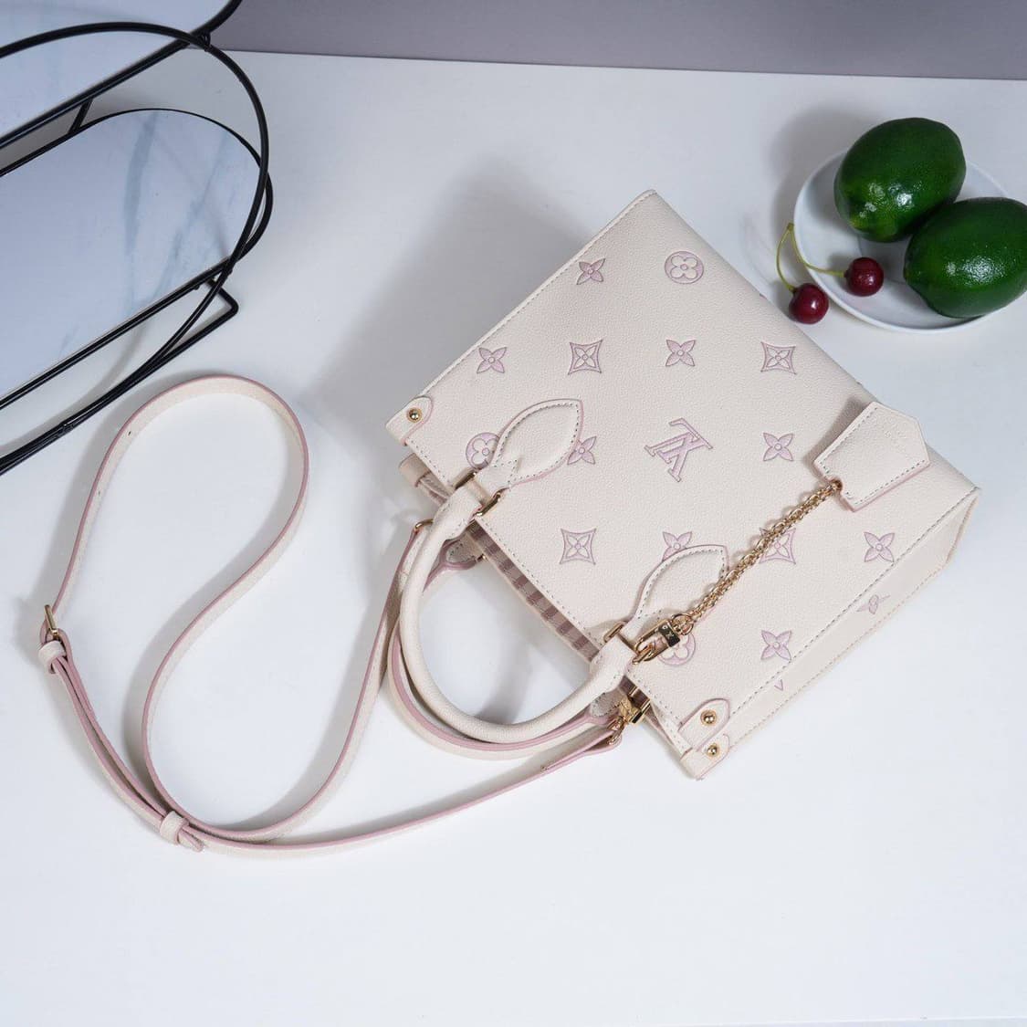 루이 비통의 온더고 PM (OnTheGo PM) 토트백 상품이미지3