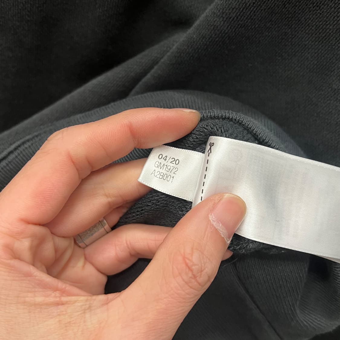 아디다스 x 퍼렐 윌리엄스 스웻 맨투맨 해외 M 상품이미지6