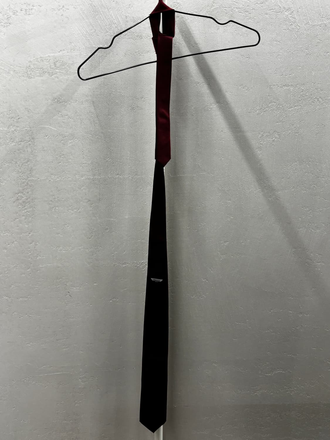 프라다 버건디색상 실크 넥타이 상품이미지2