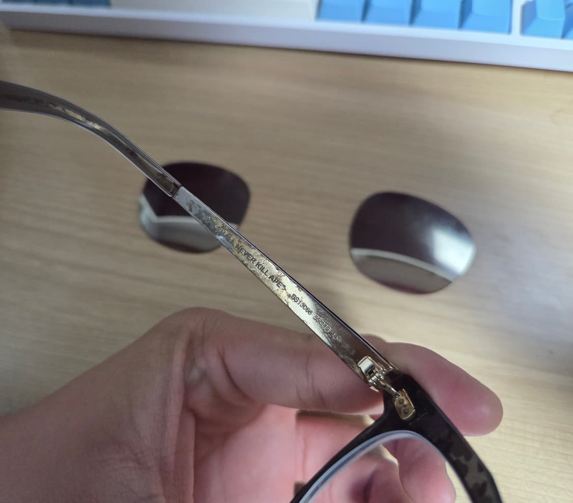 베이프 금장 선글라스 상품이미지3