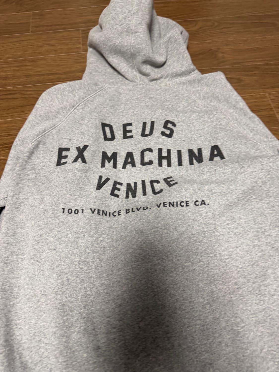 데우스 엑스마키나 후드티 상품이미지2