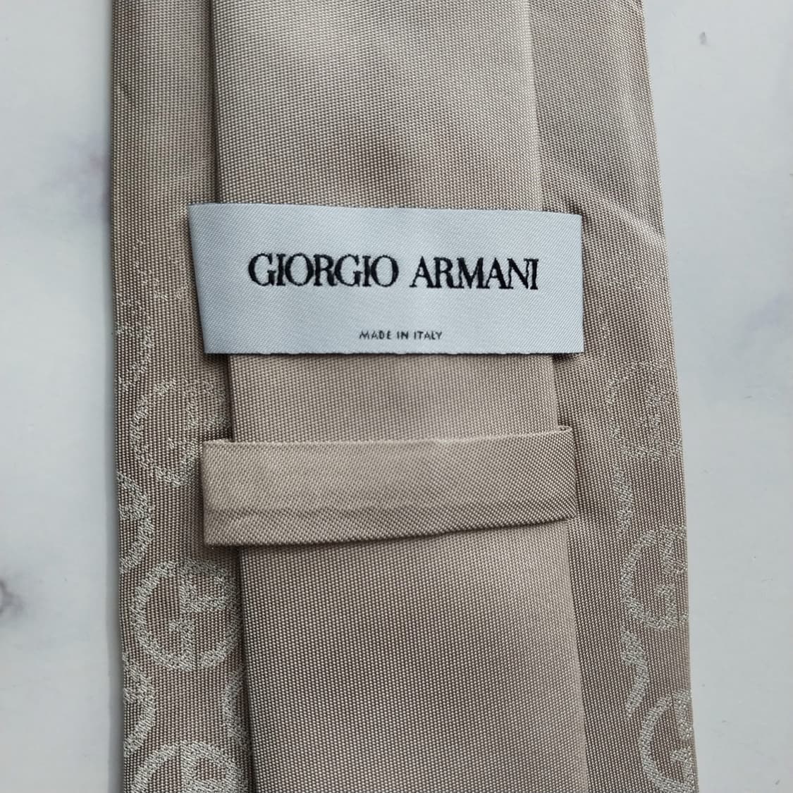 조르지오 아르마니 실크 로고 패턴 넥타이 9.4cm A등급 K2173
 상품이미지6