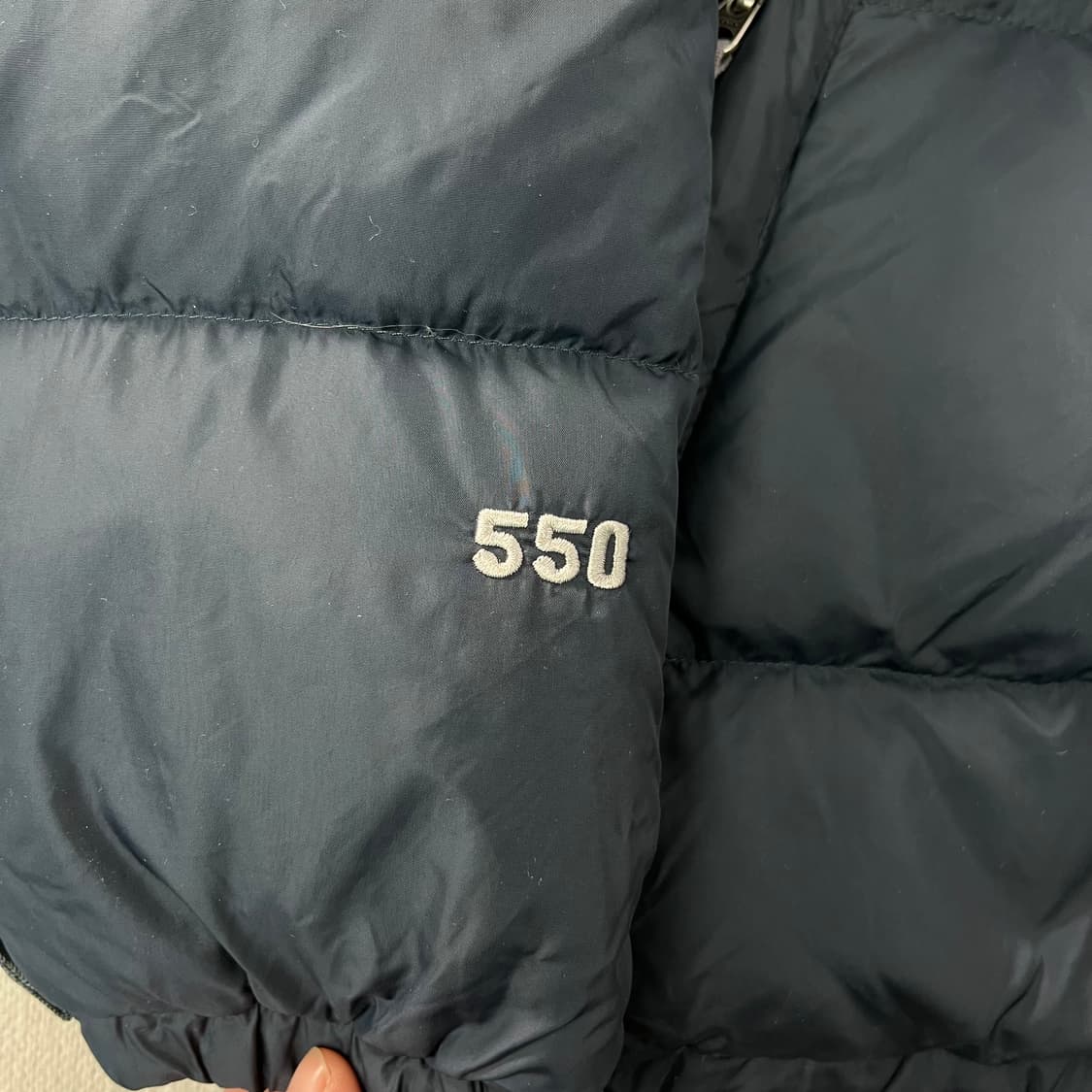 100 노스페이스 550 필파워 구스다운 네이비 경량 패딩 상품이미지4