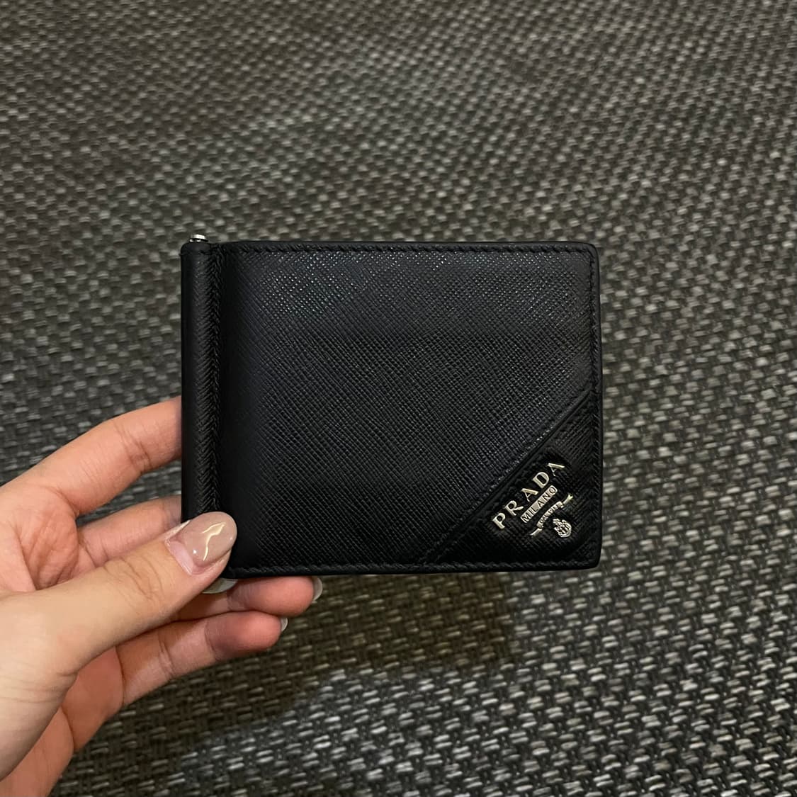 (정품) 프라다 사피아노 머니클립 블랙 상품이미지6