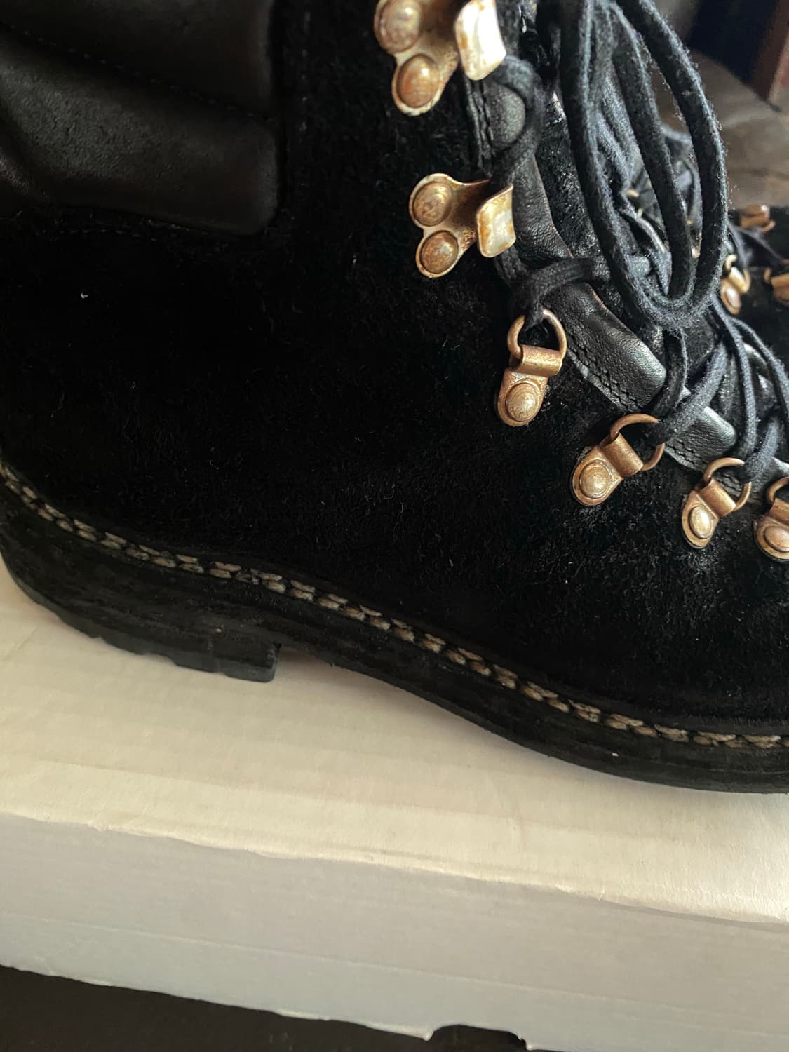 구이디 23fw horse reverse 43 size 상품이미지3