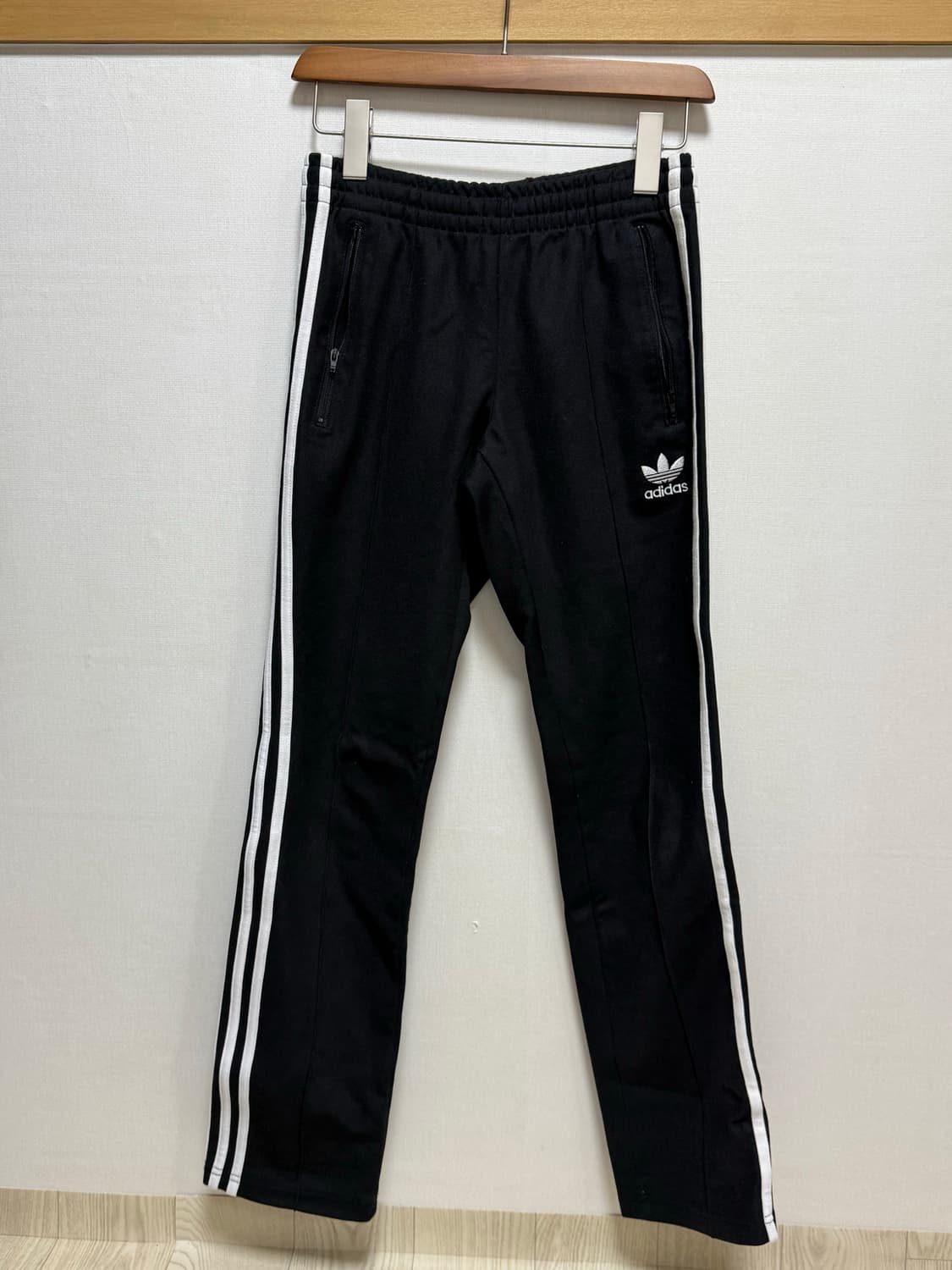 아디다스 유로파 트랙 팬츠 블랙 XS 상품이미지1