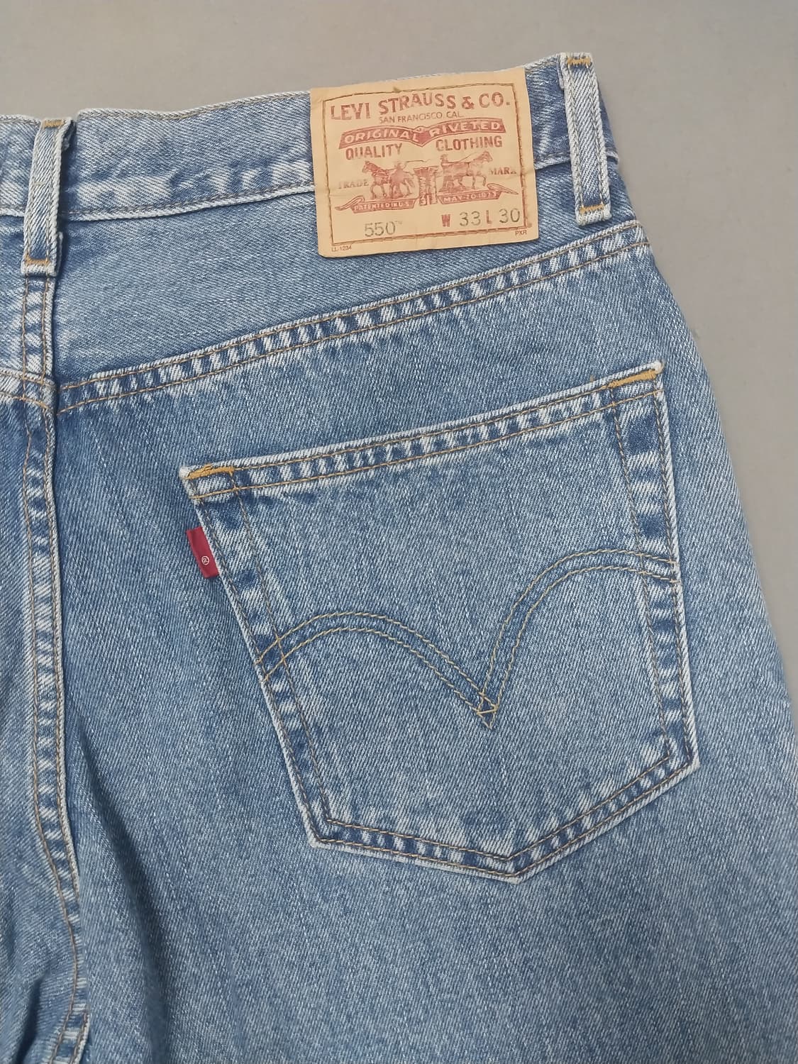 [33] 리바이스 550 R탭 스톤워싱 릴렉스드진 청바지 상품이미지9