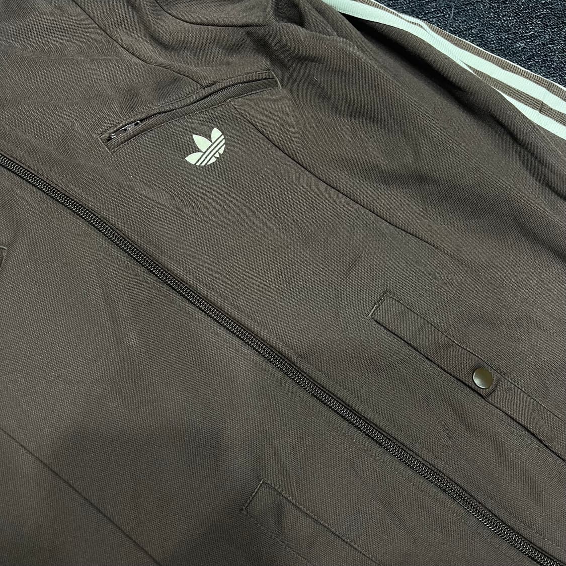 아디다스 초코브라운 견장 디테일 유니크 대장 져지 상품이미지5
