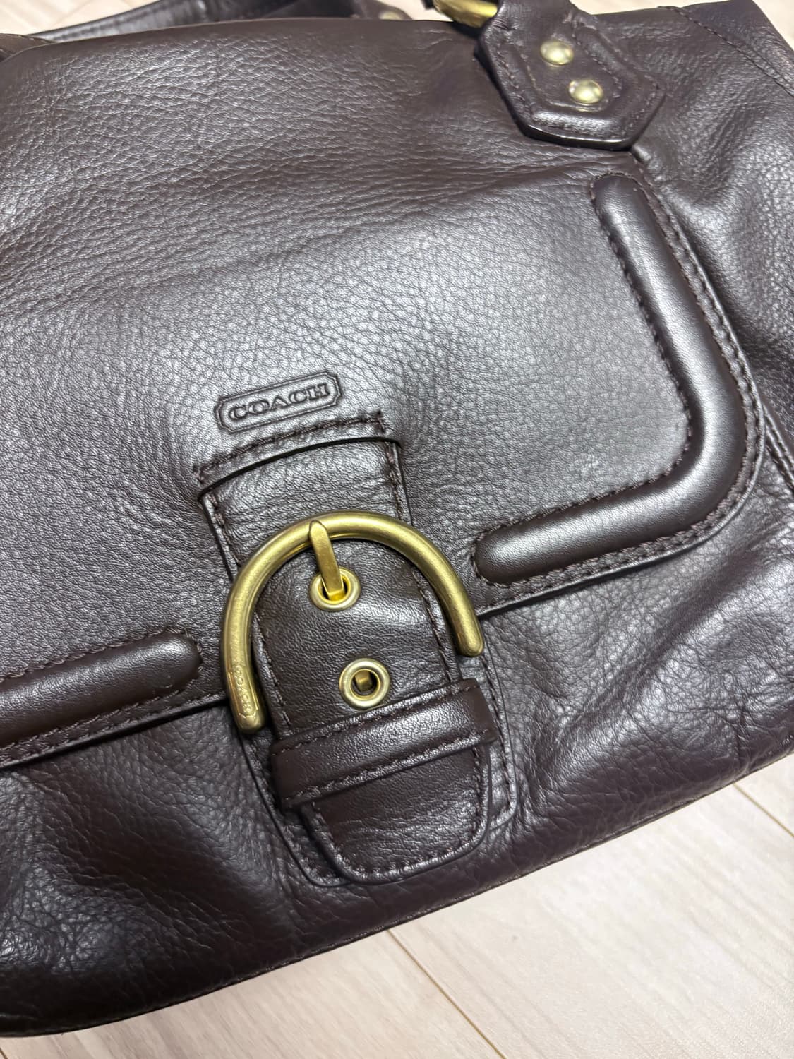 코치 캠벨레더 사첼백 상품이미지5