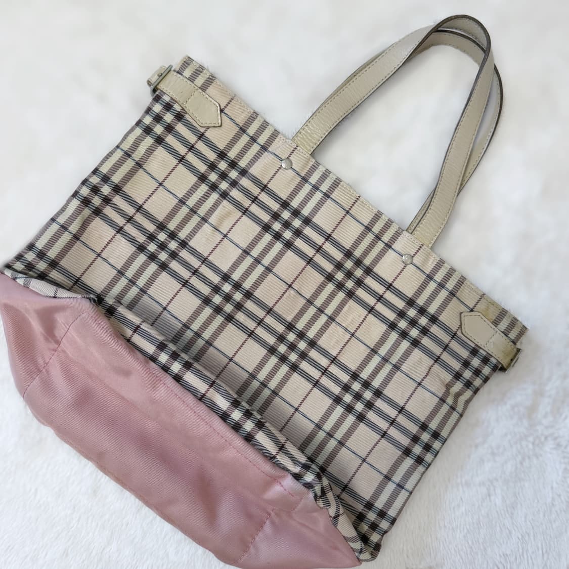 Burberry 버버리 블루라벨 딸기우유 버클 모리걸 숄더백  ≽^•⩊• 상품이미지5