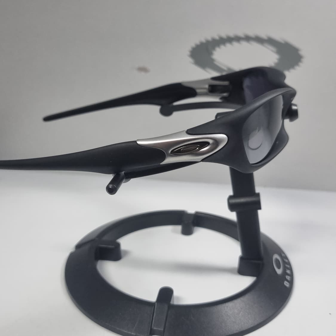 오클리 밸브 1.0 매트블랙 미사용 상품이미지4