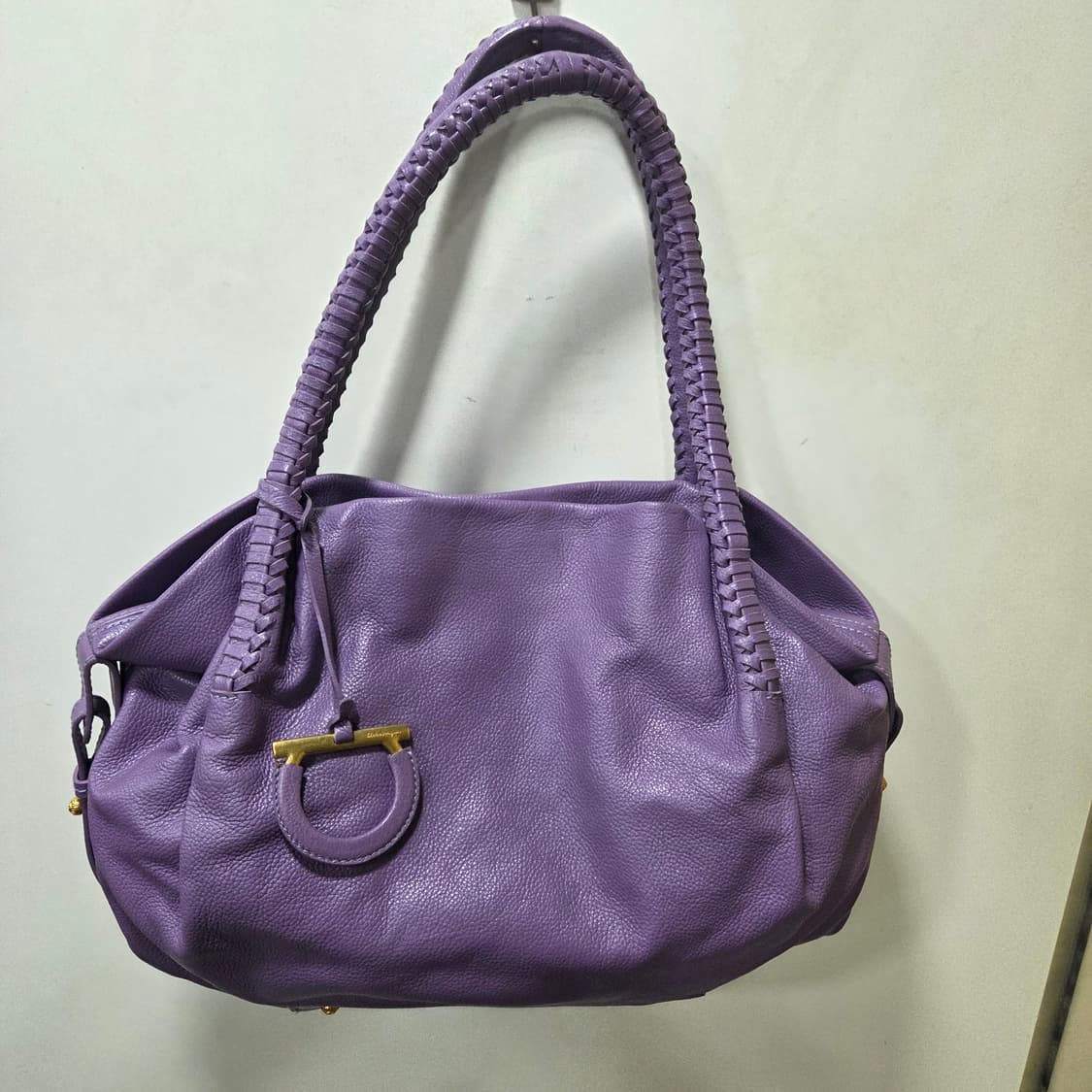 페라가모 숄더 상품이미지1