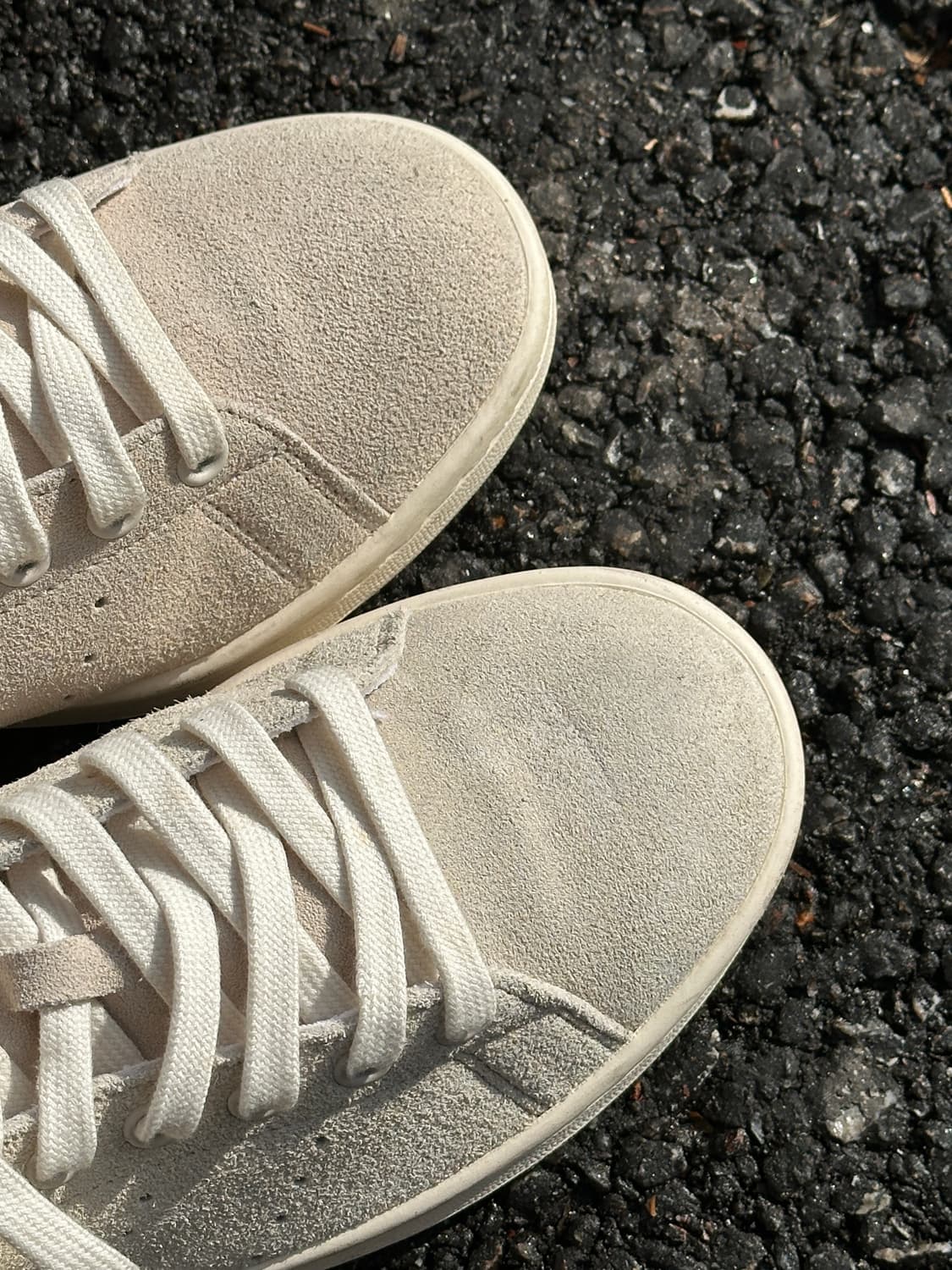 [255] 아디다스 스탠스미스 스웨이드 아이보리 스니커즈 상품이미지3