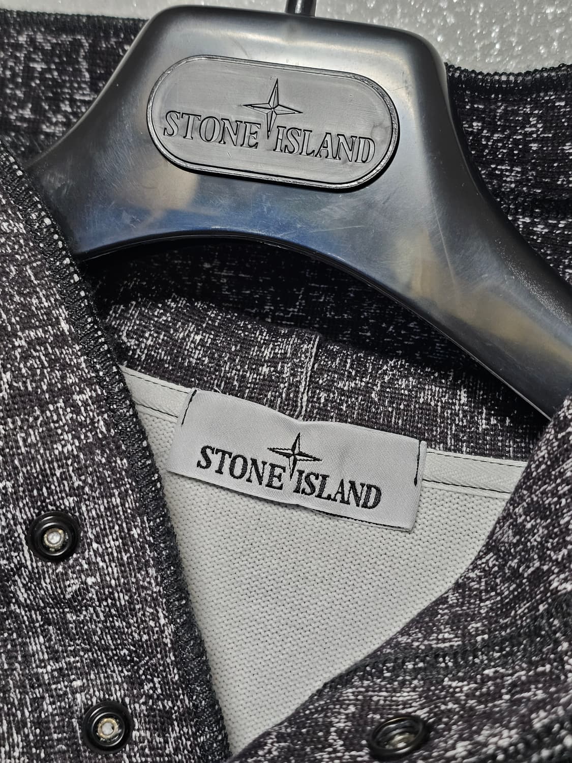 스톤아일랜드  바니스 헤비 코튼 저지 오버사이즈 핏 후드 스웨트셔츠 상품이미지4