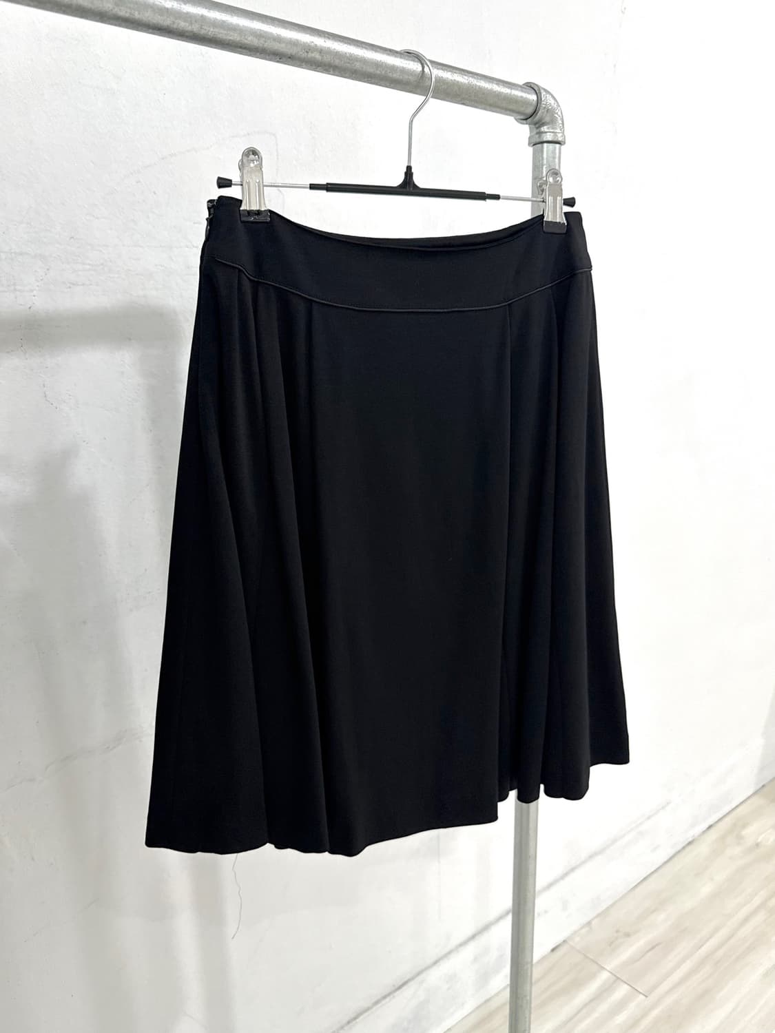 Black Minimal Flare Midi Skirt 상품이미지10