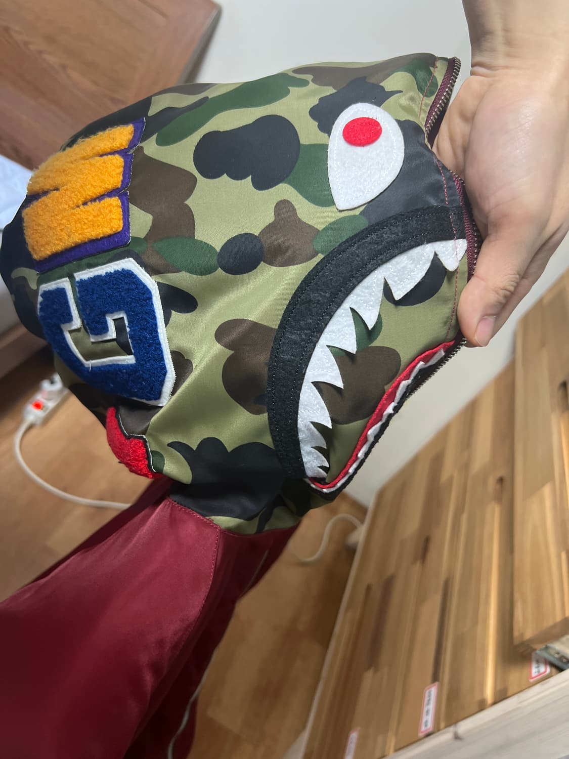 Bape 샤크 레드 padded 봄버 자켓 상품이미지4