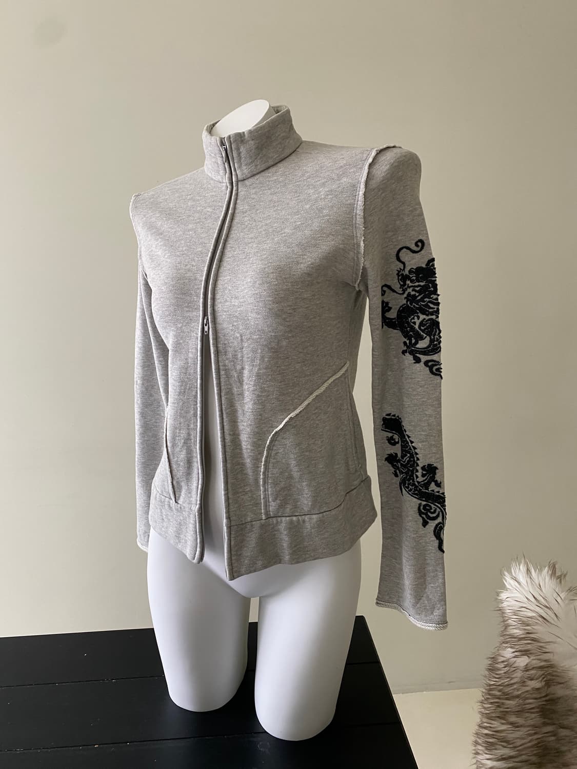 비비안탐 드래곤 자수 집업 상품이미지6