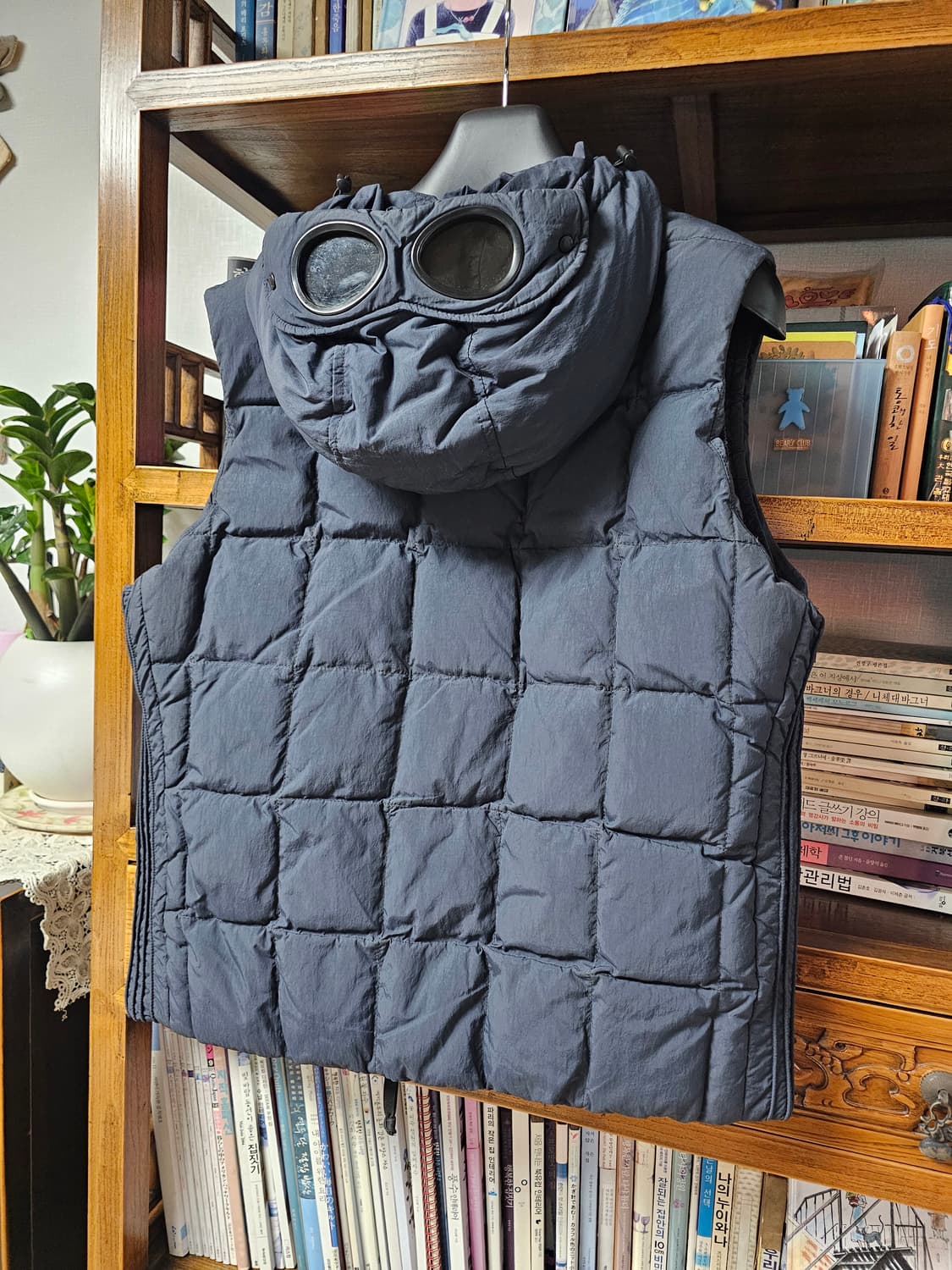 정품 씨피 CP컴퍼니 고글 패딩 조끼 100 사이즈 팔아요 상품이미지1