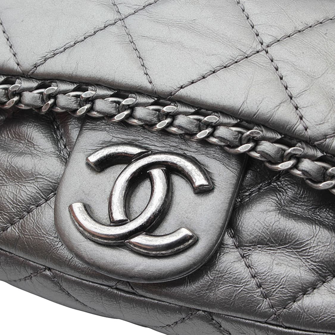 샤넬 메탈릭 그레이 퀼팅 어라운드 체인 은장 크로스 상품이미지6