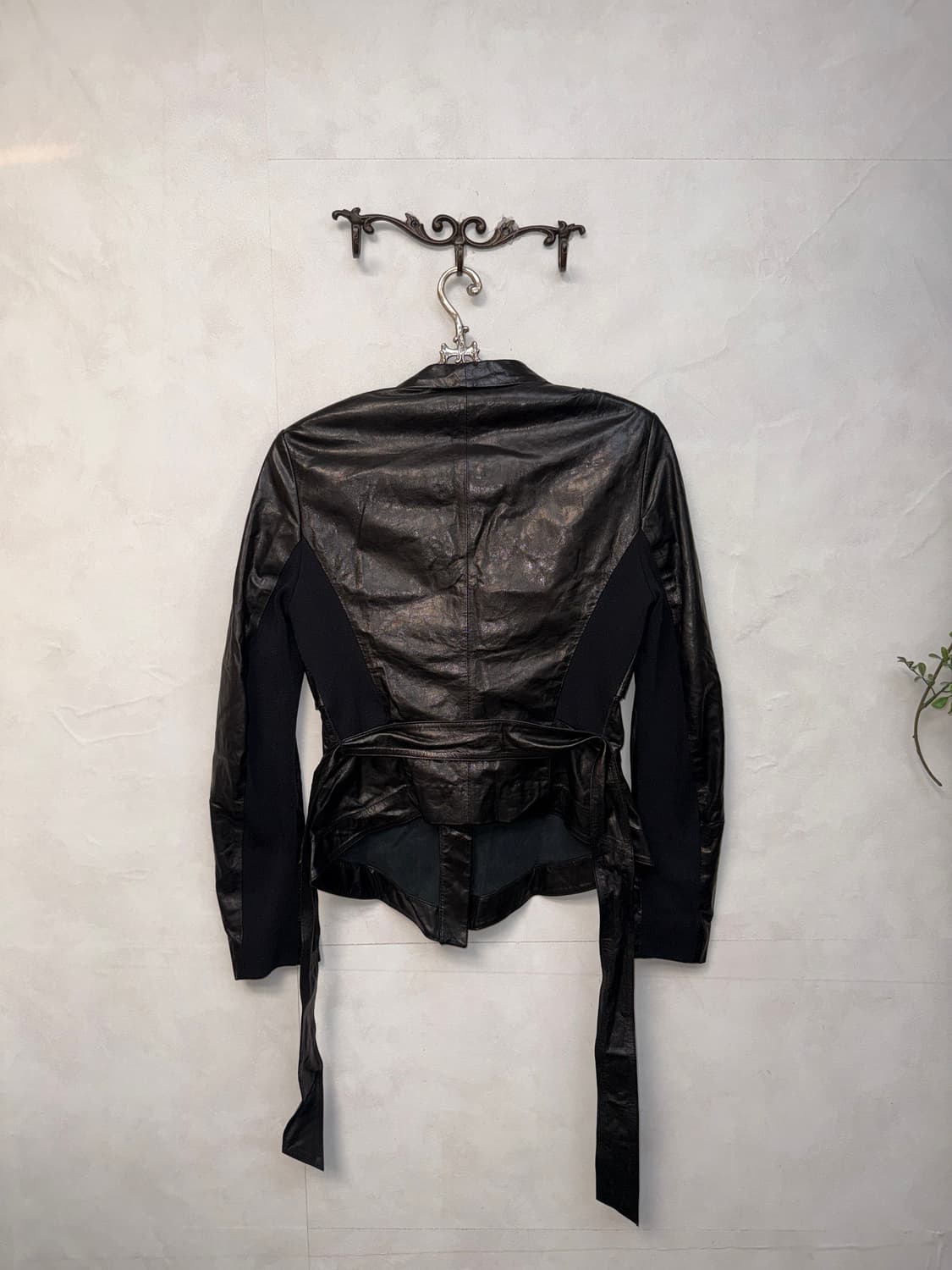 Doho black lamb skin belted jacket  상품이미지4