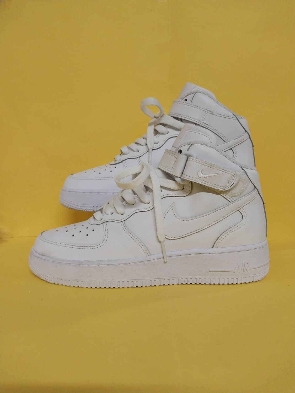 여성 나이키 에어포스1 미드 LE 화이트 운동화 (240) 상품이미지1