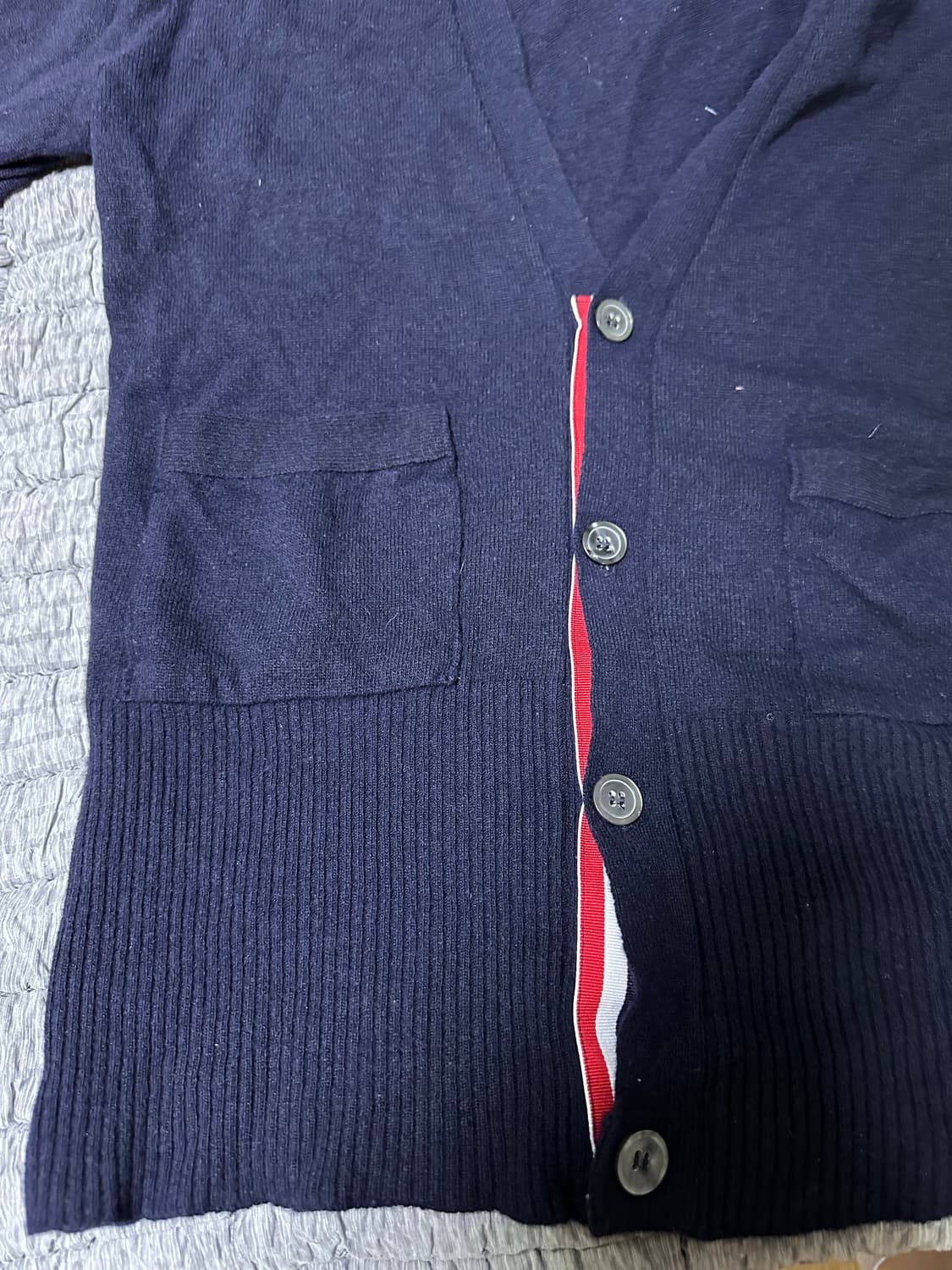 톰브라운 네이비 가디건 삼선 완장 상품이미지4