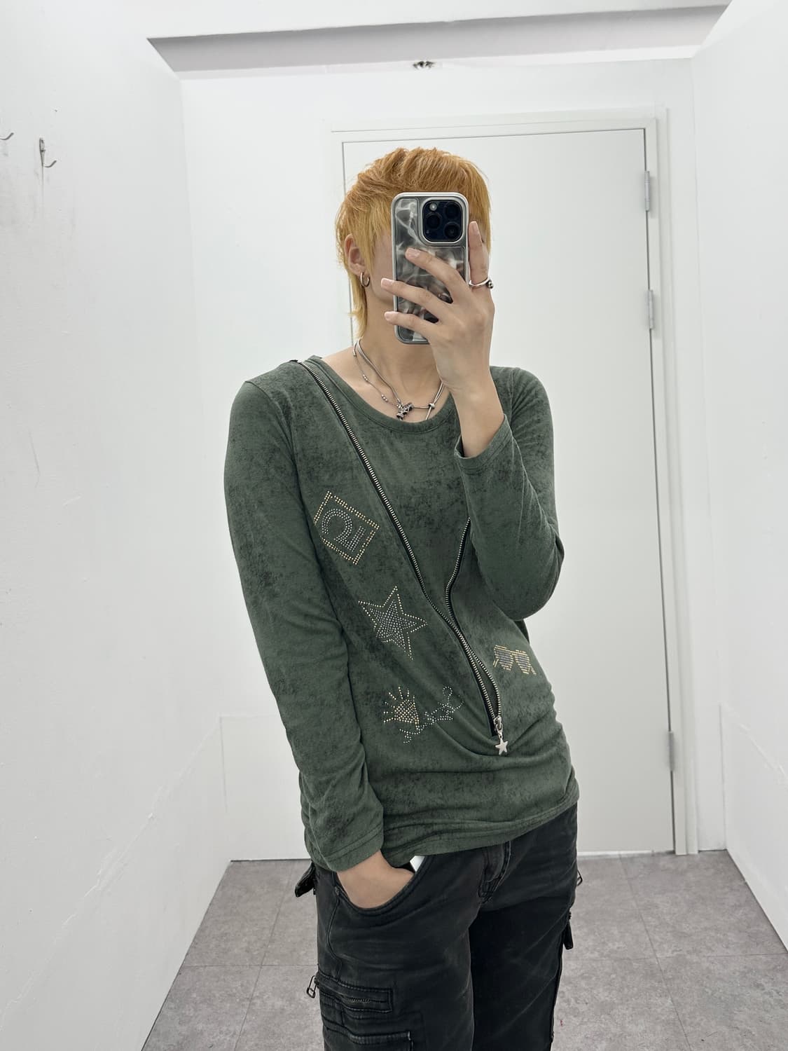 Side shirring detail khaki long sleeve 상품이미지1